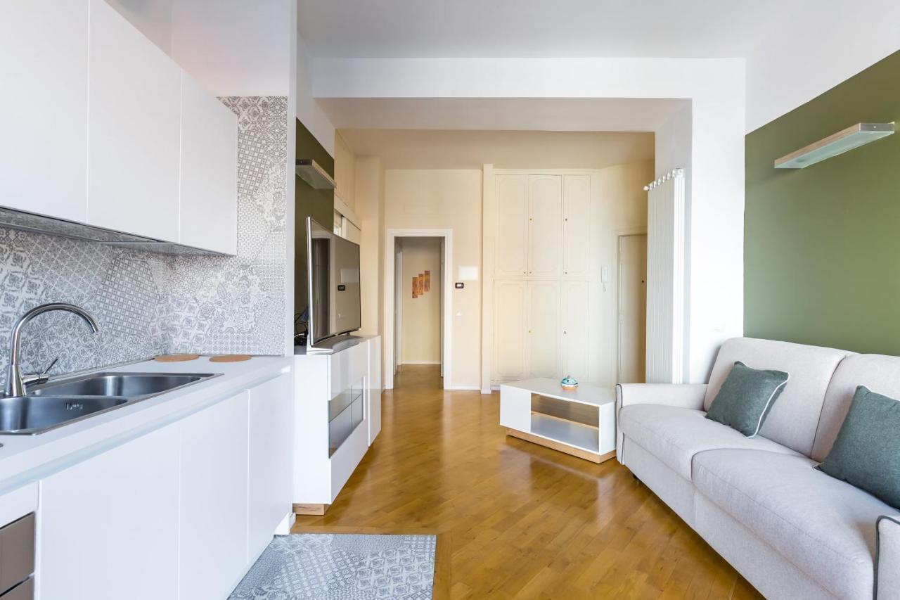 Chiaia Mon Elegant Flat By Napoliapartments * Naples