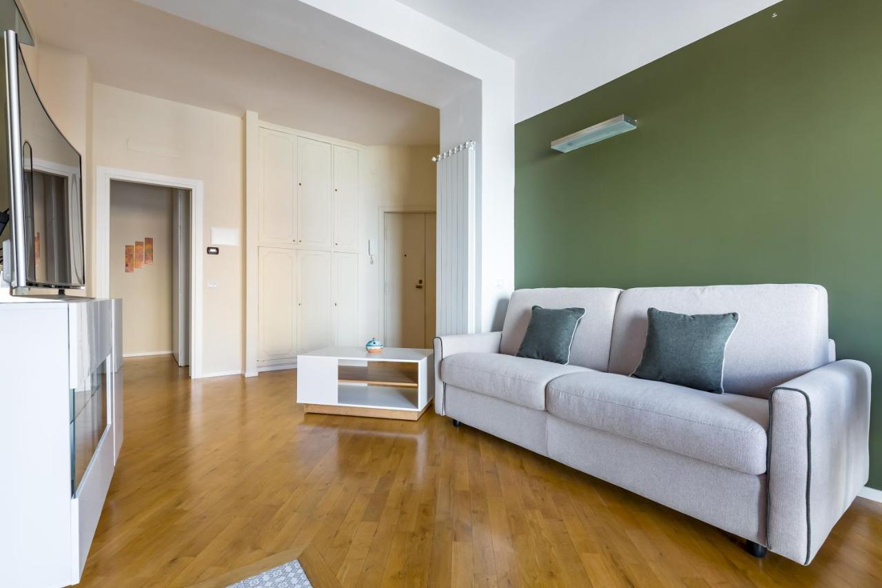 Chiaia Mon Elegant Flat By Napoliapartments *