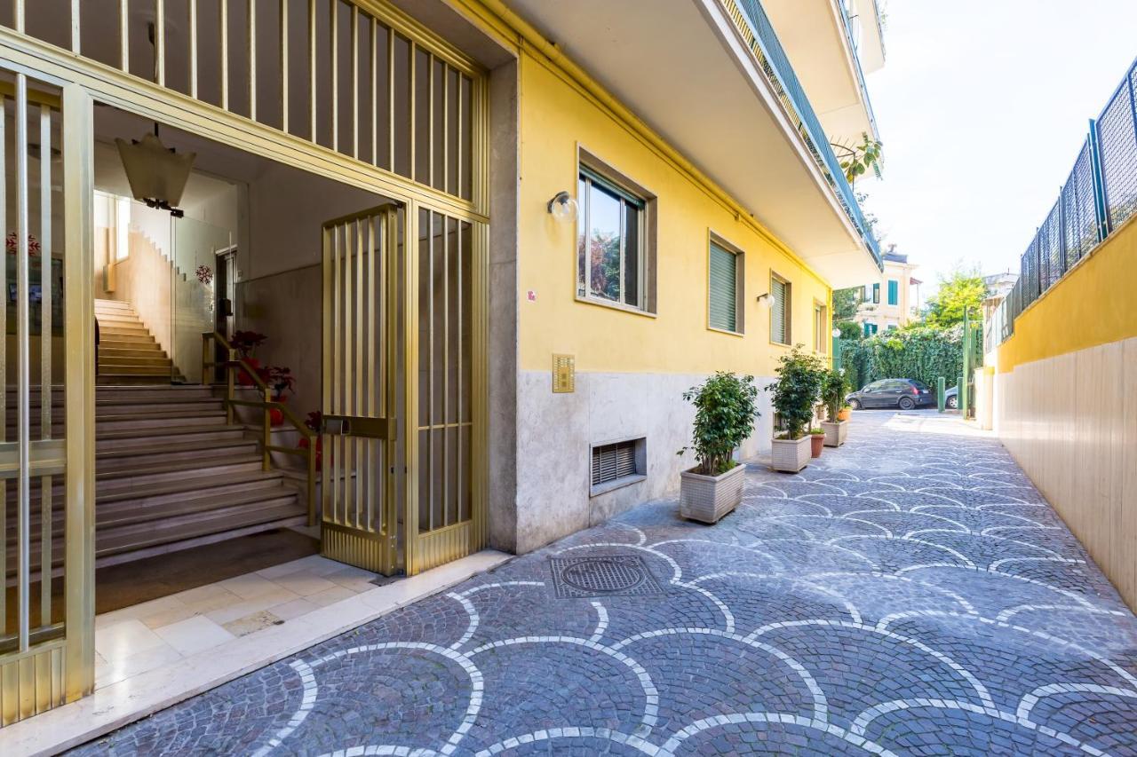 Chiaia Mon Elegant Flat By Napoliapartments Napoli